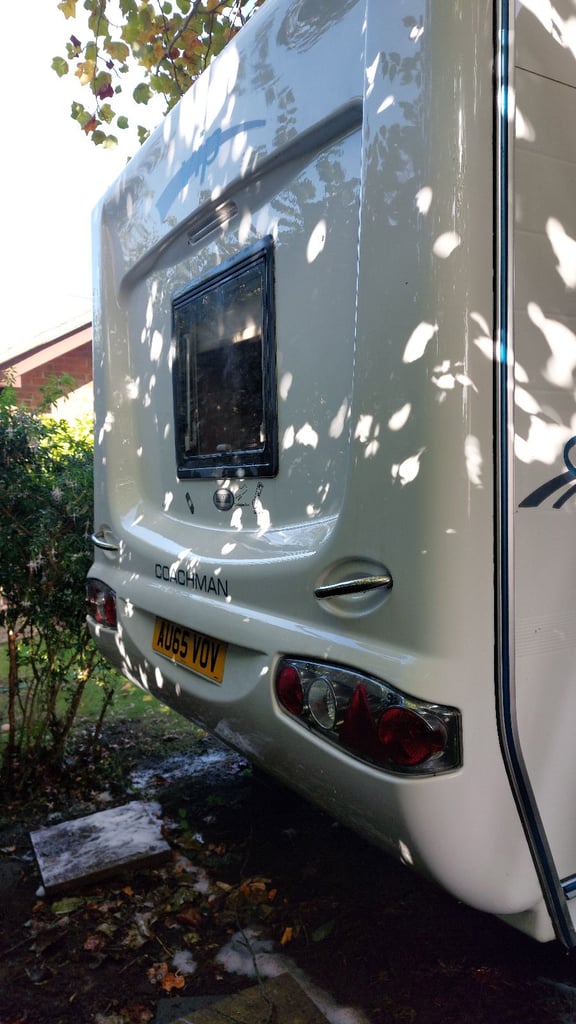 2008 Coachman VIP 520 4 Berth