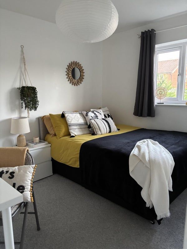 Peaceful Short-Stay Room – Ideal for Working Professionals (30-Day Minimum)