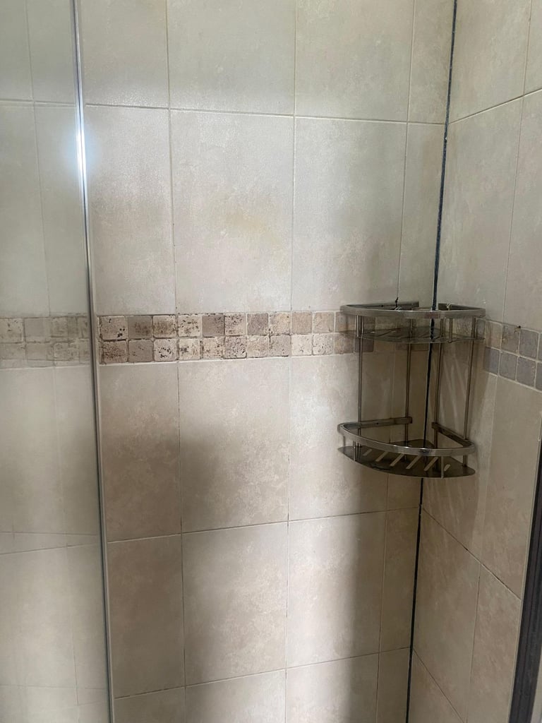 CITY CENTER LUXUARY DOUBLE ROOM ALL BILLS INCLUDED NEAR PRINCESS STREET 