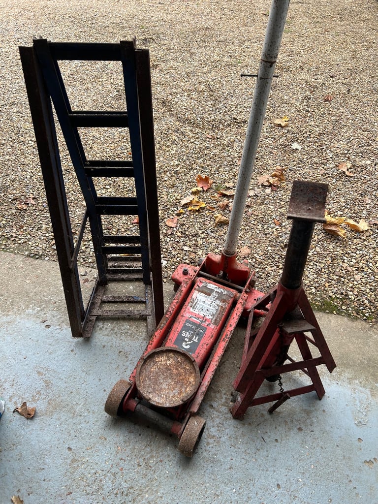 2 Ton Trolley Jacks plus Ramps and Axle Stands