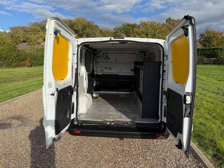 2017 Renault Trafic SL27 dCi 120 Business+ Van PANEL VAN DIESEL Manual