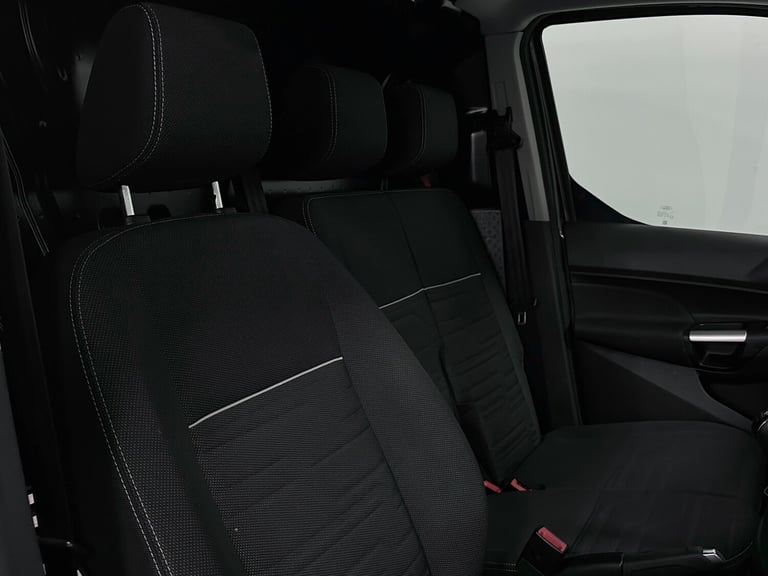 2018 Ford Transit Connect 200 Limited Panel Van L1H1 1.5 TDCi ( 120 bhp ) PANEL VAN Diesel Manual