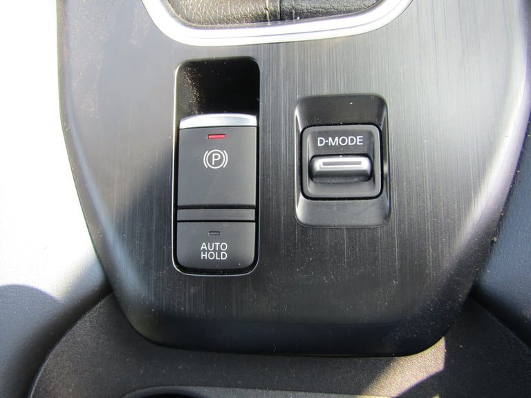 2022 Nissan Qashqai 1.3 DiG-T MH Tekna 5dr Hatchback Petrol Manual