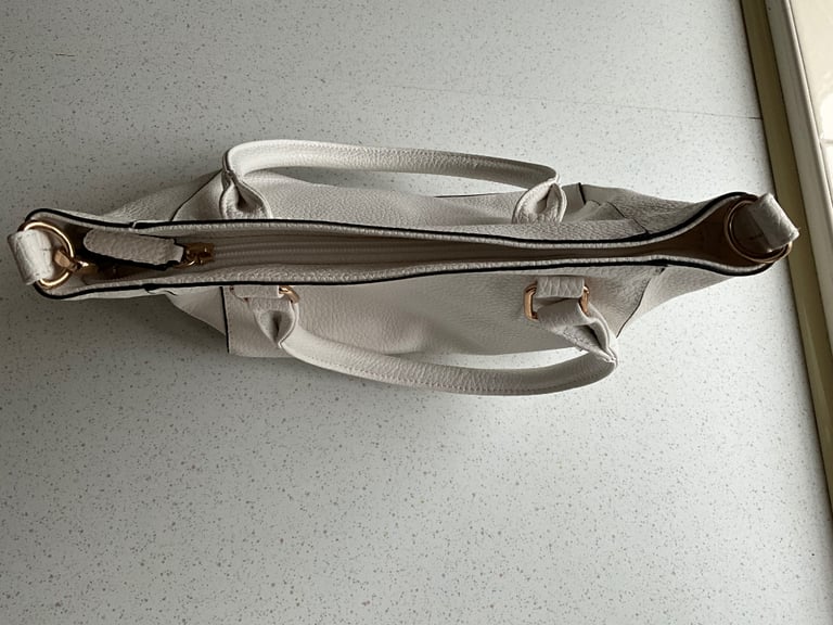 George White Handbag / Shoulder Bag, Gold fittings, Black Piping / Edging - Brand New