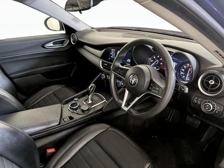 2019 Alfa Romeo Giulia 2.2 TD Tecnica Auto Euro 6 (s/s) 4dr Automatic Saloon Diesel Automatic