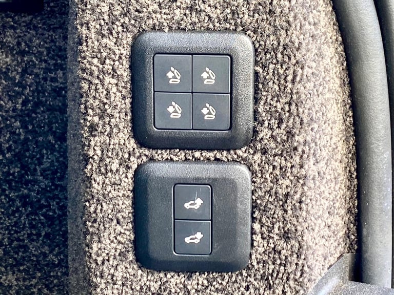 2019 Land Rover Range Rover 3.0 P400 MHEV Vogue SE Auto 4WD Euro 6 (s/s) 5dr ESTATE Petrol Automatic