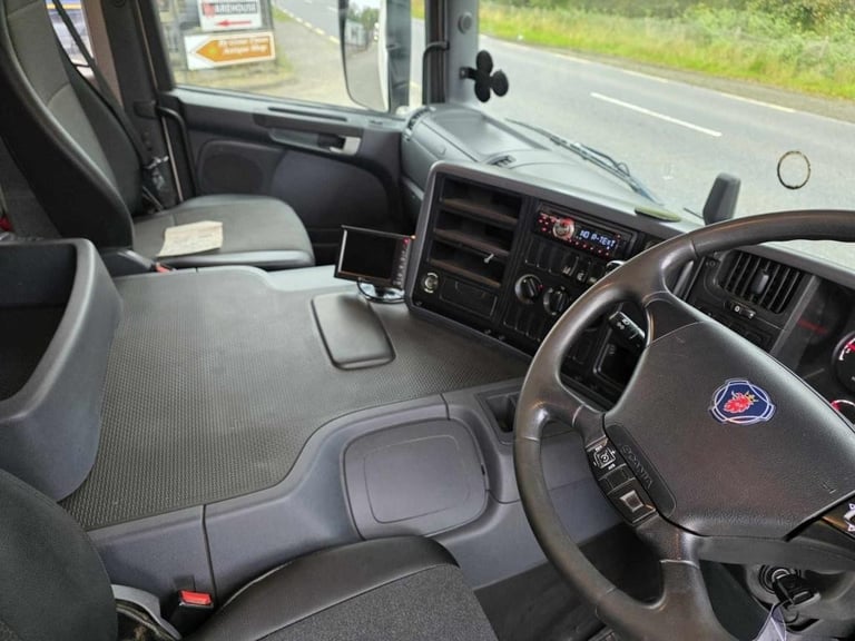 2016 Scania P320 Curtainsider