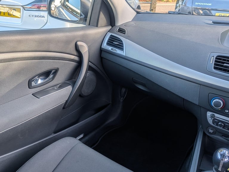 2013 Renault Megane 1.5 dCi Dynamique TomTom Euro 5 3dr COUPE Diesel Manual