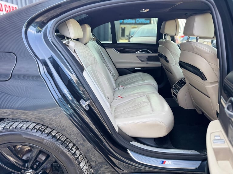 2015 BMW 7 Series 3.0 730d M Sport Auto xDrive Euro 6 (s/s) 4dr SALOON Diesel Automatic