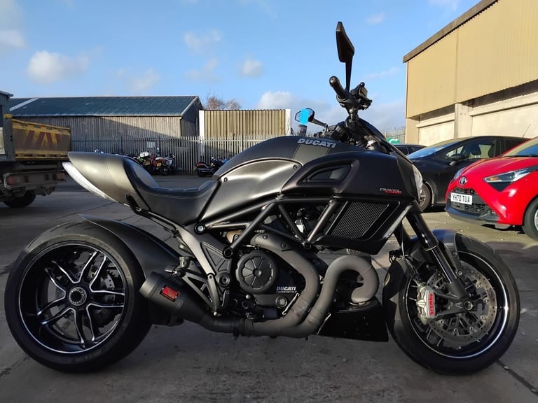 2016 66 DUCATI DIAVEL CARBON CLEAN PERFORMANCE CRUISER 1198 NEW MOT HPI CLEAR