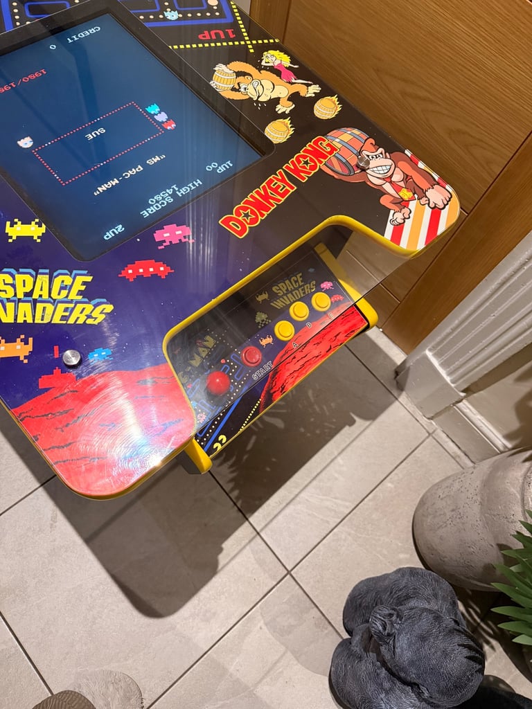 Multi game arcade gaming table 
