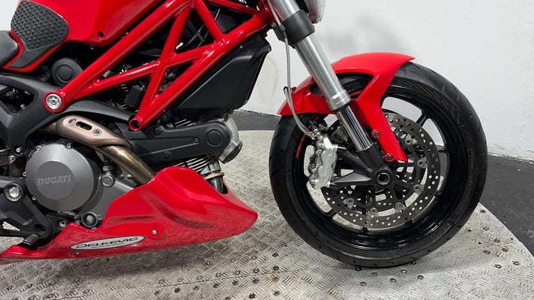 Ducati Monster [Phone number removed]K STREETFIGHTER WARRANTY NEW MOT RIDES GREAT
