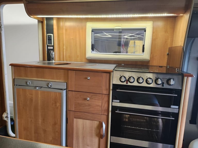 Auto-Trail Apache 700 6 berth motorhome DIESEL MANUAL 2010/60