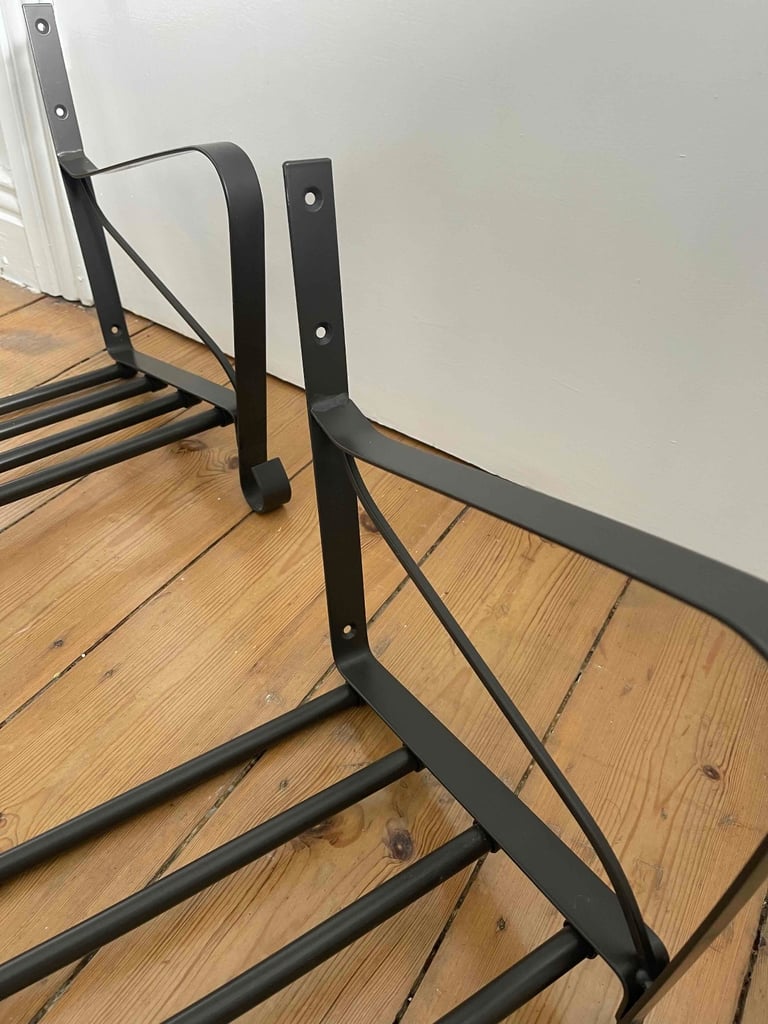 Pair of metal shelves 112cm (Ikea Portis)