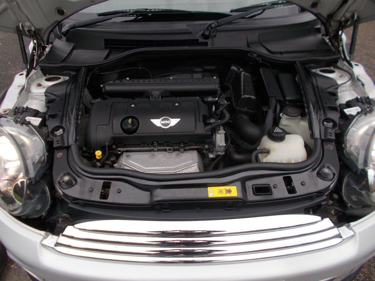 2011 MINI Hatch 1.6 Cooper Soho Euro 5 (s/s) 3dr HATCHBACK Petrol Manual