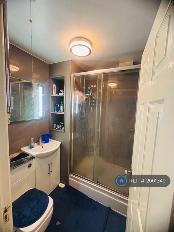 2 bedroom flat in Brayford Wharf East, Lincoln, LN5 (2 bed) (#2661349)