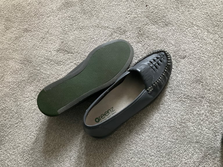 LADIES BOWLING SHOES