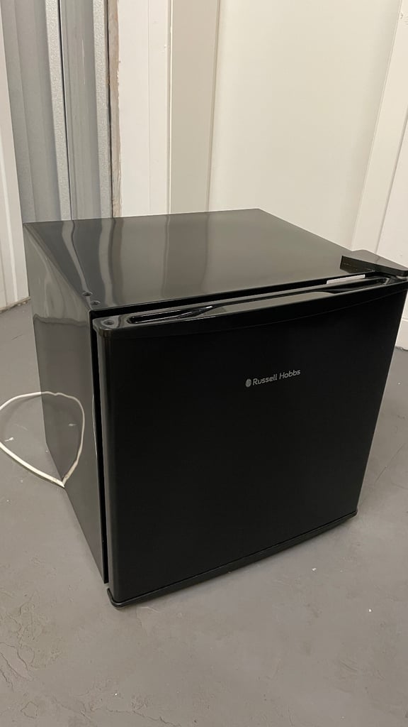 image for Russell Hobbs 31 litre table top freezer (black)