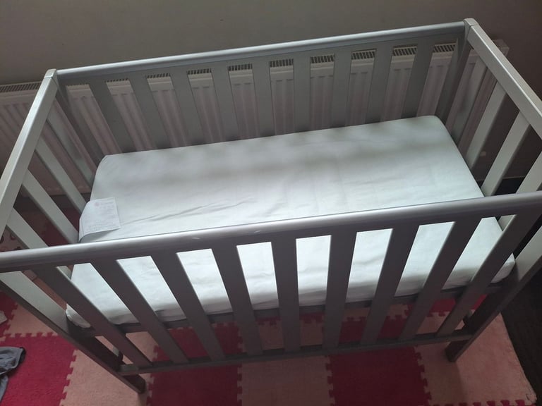 image for Obaby Bantam space saver cot and fibre mattress