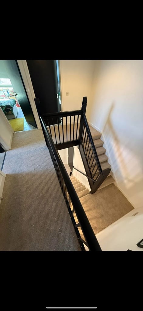 image for Carpet and Vinyl Fitting Services 