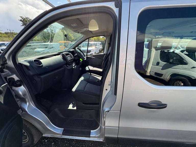 2016 Vauxhall Vivaro 2900 1.6CDTI BiTurbo 120PS ecoFLEX H1 Combi 9 Seat MPV DIESEL Manual