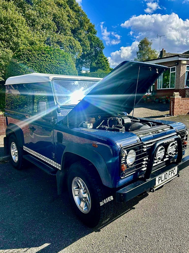 Land Rover, DEFENDER, Panel Van, 2010, Manual, 2401 (cc)
