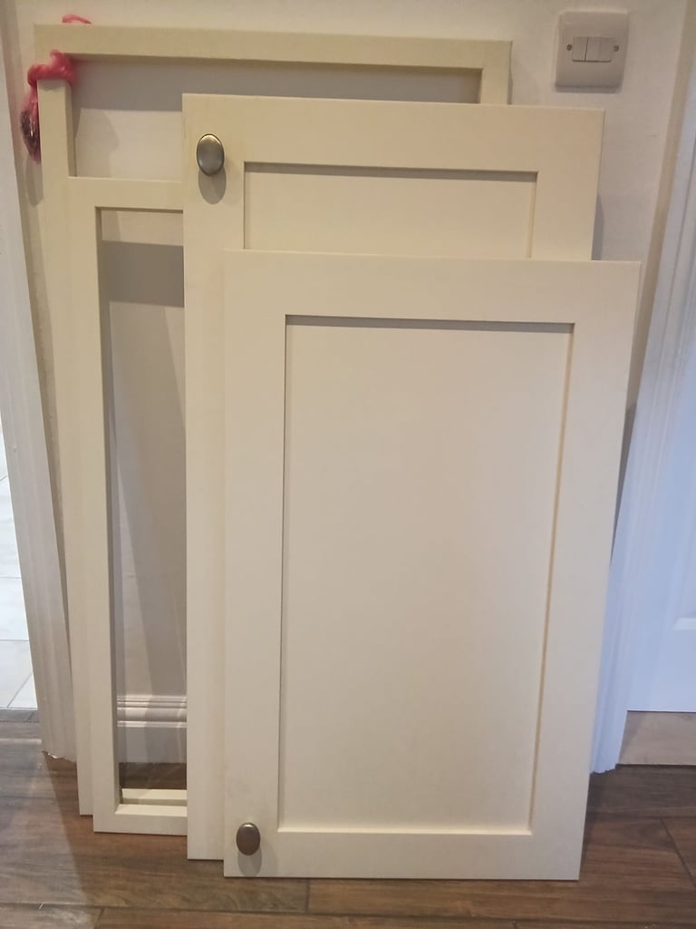 Carisbrooke Kitchen Larder Units