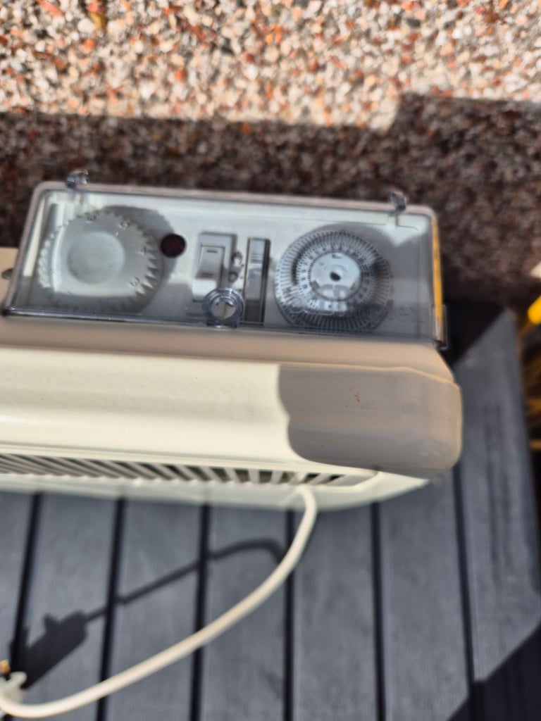 Dimplex wall panel heater