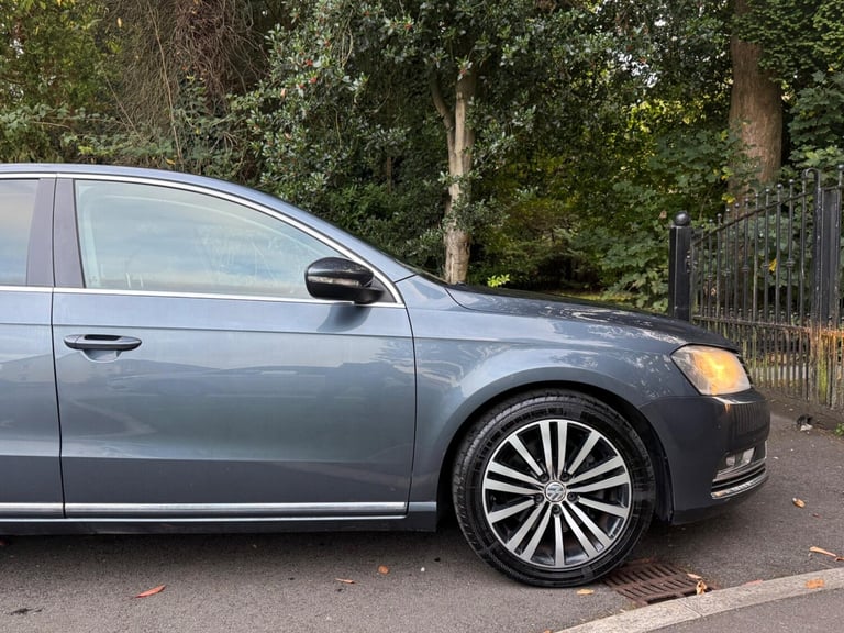 2012 Volkswagen Passat 2.0 TDI Bluemotion Tech Sport 4dr DSG SALOON DIESEL Automatic
