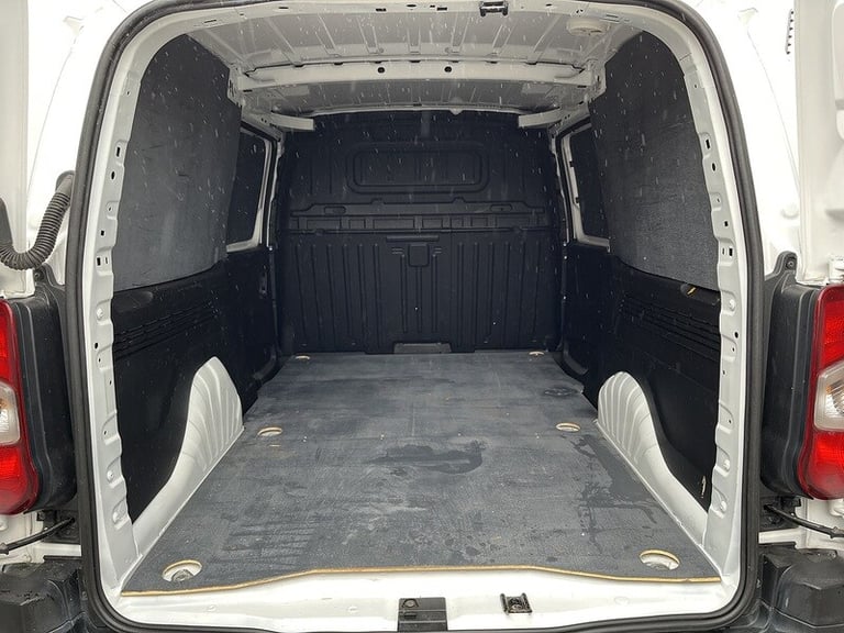 2022 Vauxhall Combo Turbo D 2300 Dynamic Panel Van Diesel Manual