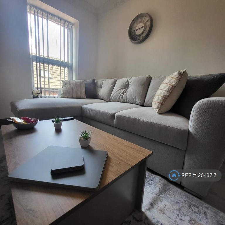 2 bedroom flat in Balmoral Road, Fairfield, Liverpool, L6 (2 bed) (#2648717)