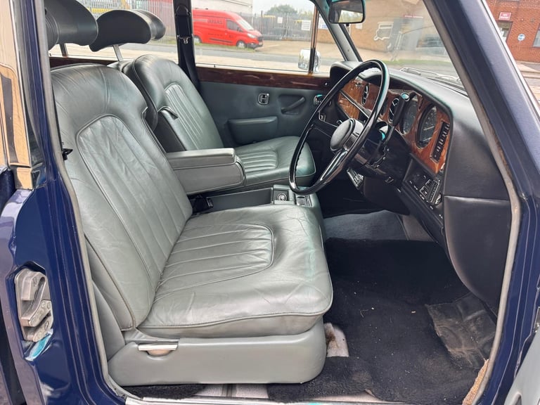 ROLLS ROYCE ROLLS ROYCE  SILVER SHADOW 2