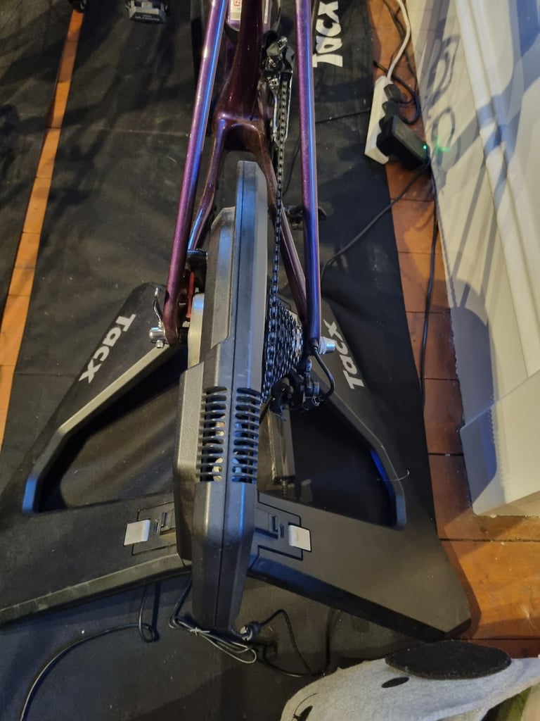 Taxc T2800 neo smart trainer