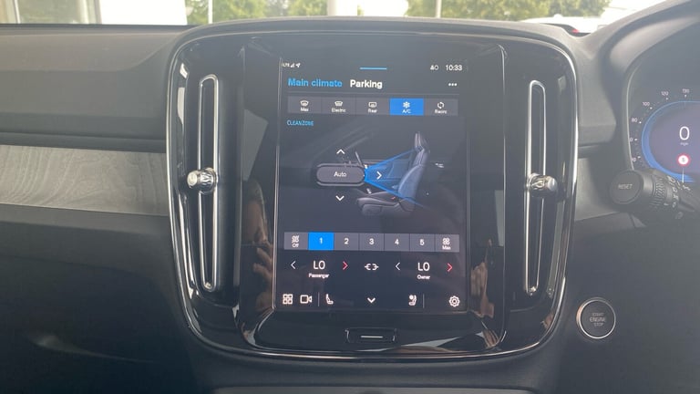 2024 Volvo XC40 2.0 B3P Ultra Dark 5dr Auto ESTATE PETROL Automatic