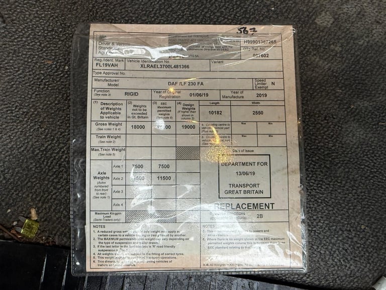 DAF LF 230, CURTAIN, UNDERSLUNG TAIL LIFT 