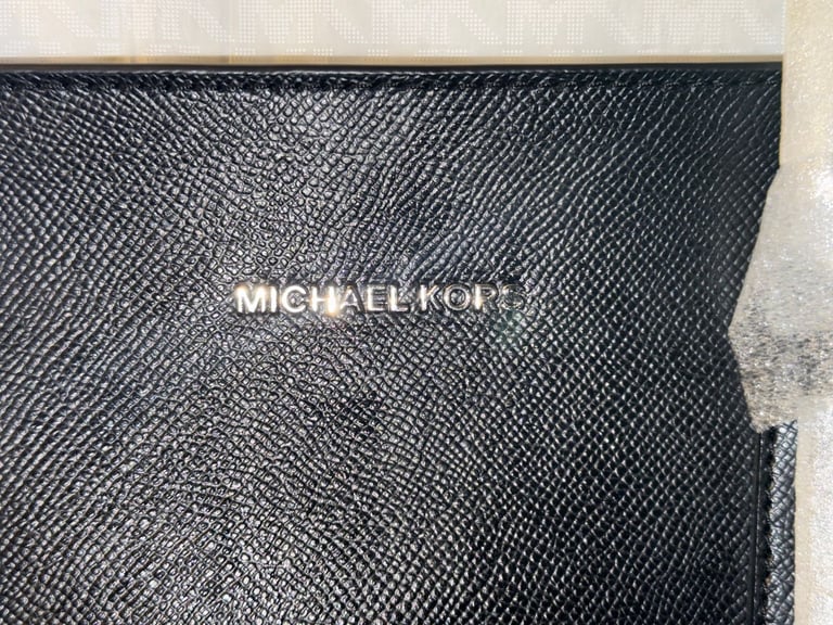 Michael Kors Voyager Medium Crossgrain Leather Tote Bag
