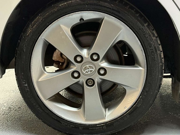 2012 Toyota Auris 1.8 VVT-h T Spirit CVT Euro 5 (s/s) 5dr Hatchback Hybrid Automatic