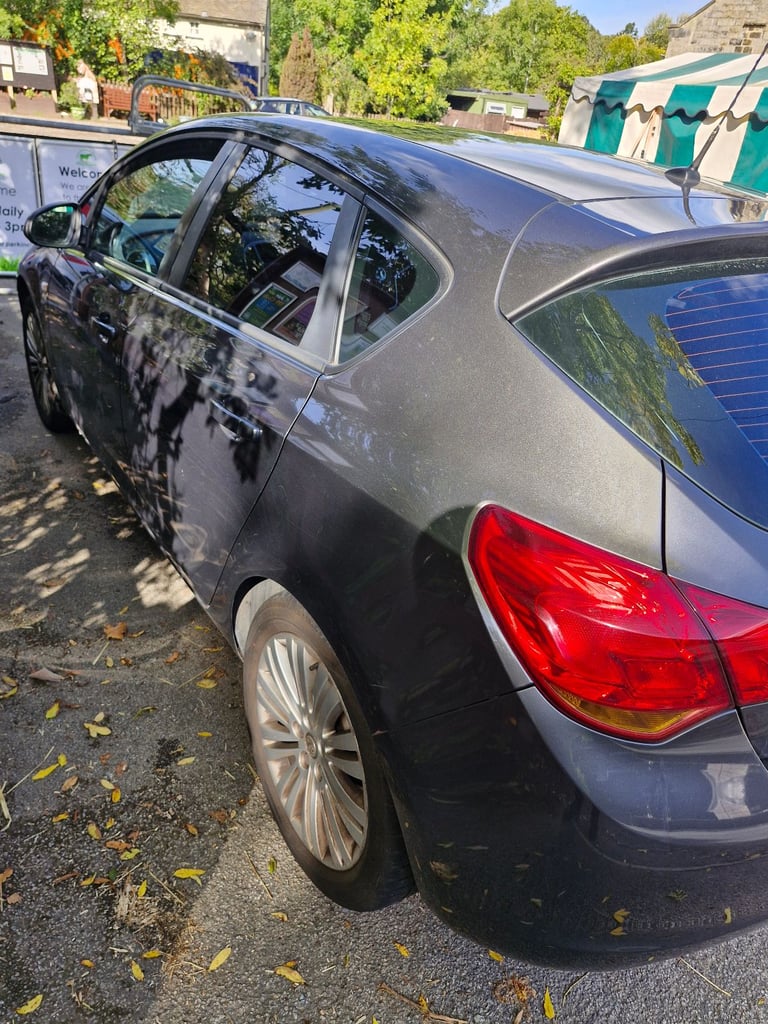 Vauxhall, ASTRA, Hatchback, 2011, Manual, 1598 (cc), 5 doors
