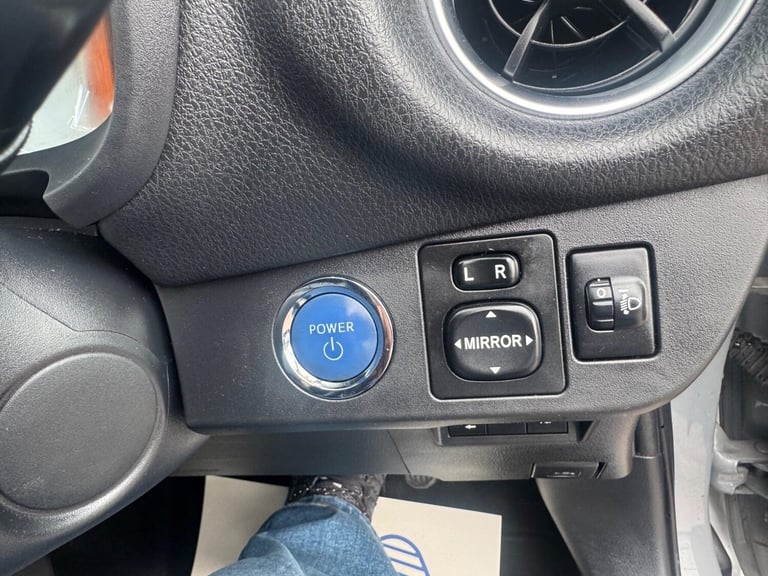 2019 Toyota Yaris 1.5 VVT-h GR SPORT E-CVT Euro 6 (s/s) 5dr HATCHBACK Petrol/Electric Hybrid Auto...