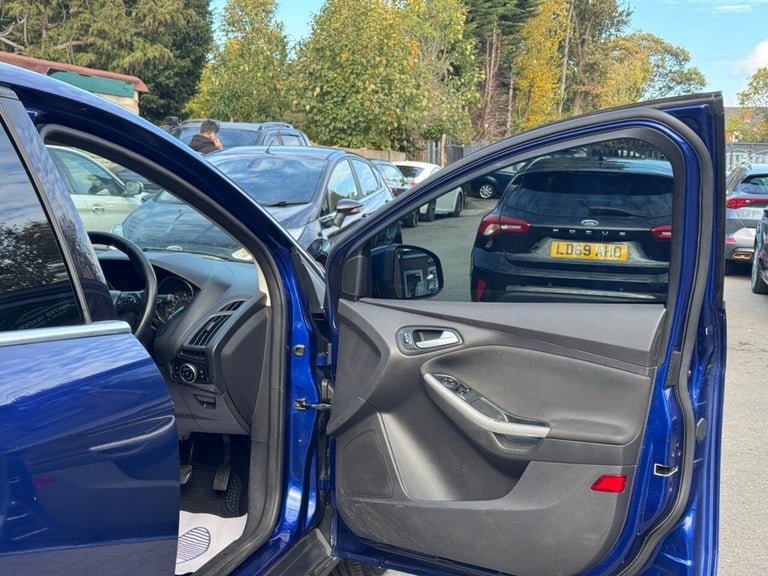 2016 Ford Focus 1.0 EcoBoost 125 Zetec 5dr Auto HATCHBACK PETROL Automatic