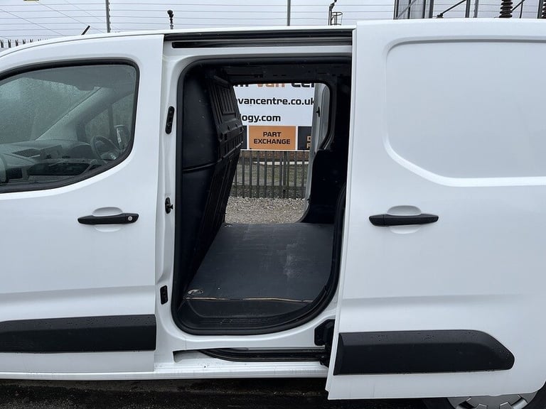 2022 Vauxhall Combo Turbo D 2300 Dynamic Panel Van Diesel Manual
