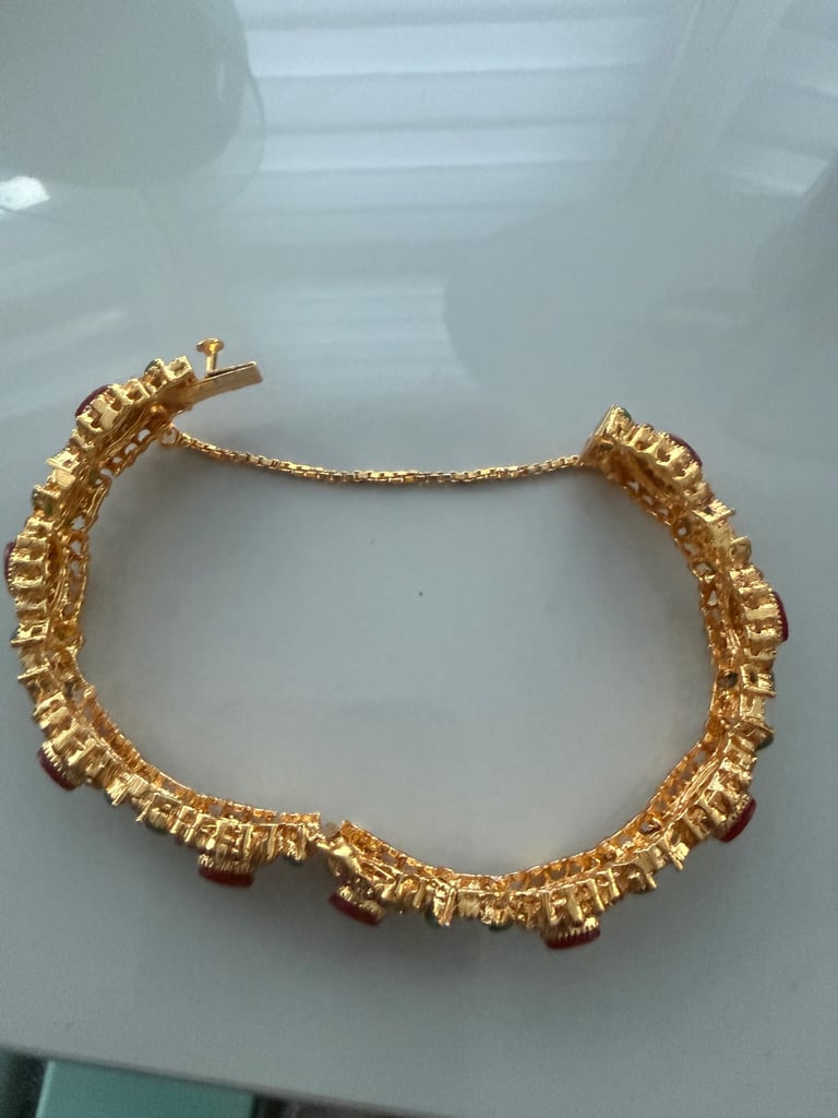 Gold plated bangle 