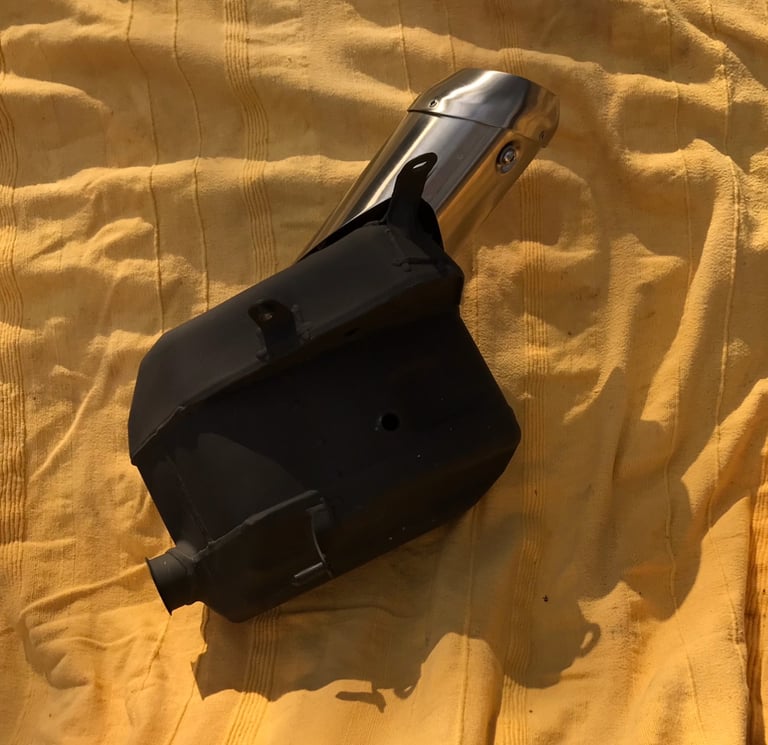 TRIUMPH STREET TRIPLE 765 EXHAUST WITH HEAT SHIELD EXCELLENT CONDITION 