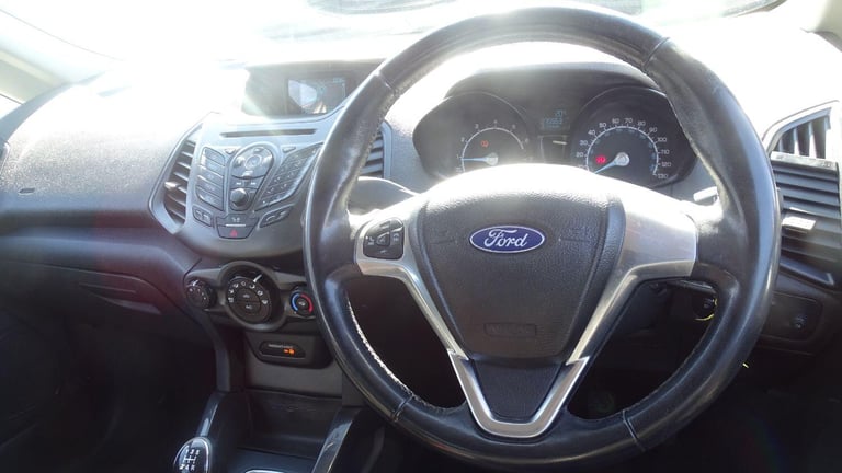 FORD ECOSPORT 1.5 Zetec 2015