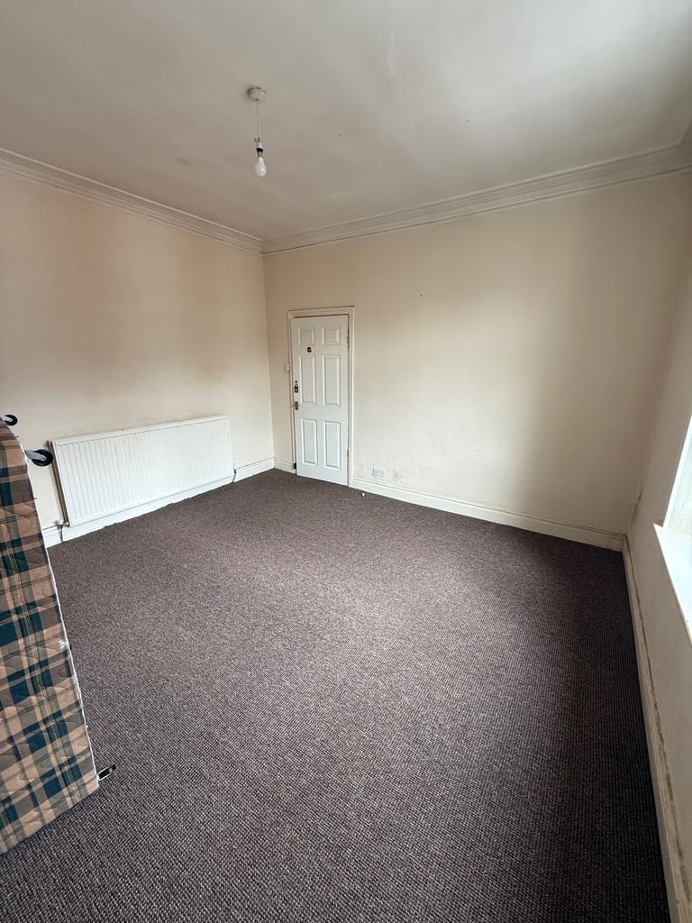 3 bed flat to let 