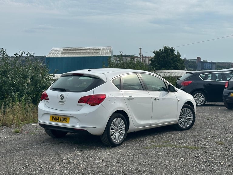 2014 Vauxhall Astra 1.6 CDTi 16V ecoFLEX Excite 5dr HATCHBACK Diesel Manual