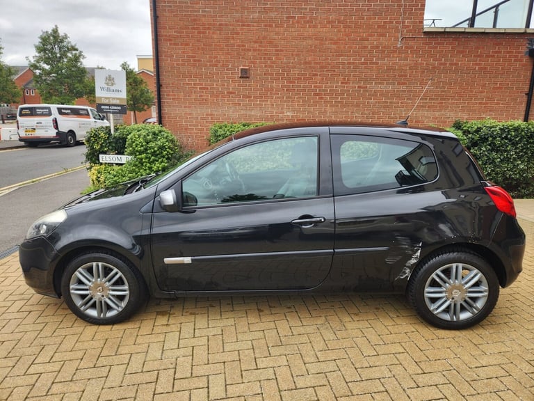 2012 Renault Clio 1.2 16V Dynamique TomTom 3dr HATCHBACK Petrol Manual - Image 4