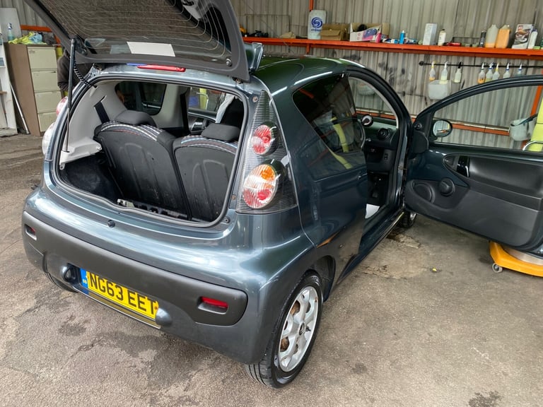 2014 Citroen C1 1.0i Platinum 3dr HATCHBACK Petrol Manual