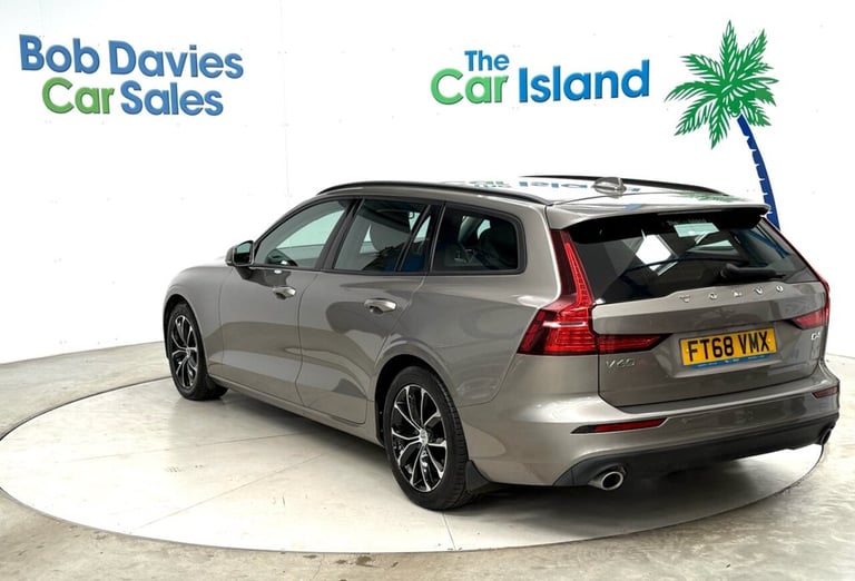 2019 68 VOLVO V60 2.0 D4 MOMENTUM ESTATE 5DR DIESEL AUTO EURO 6 (S/S) (190 PS) D