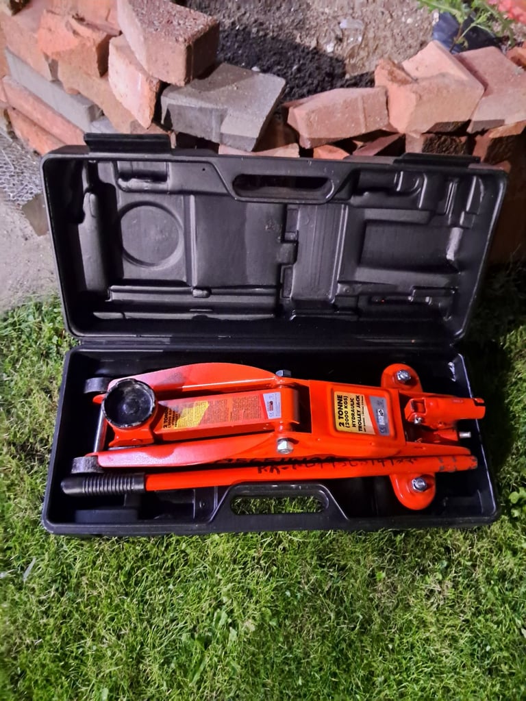 image for Car - Van JACK 2 Ton . Mercedes radio. More Water Storage 46L On Wheels 